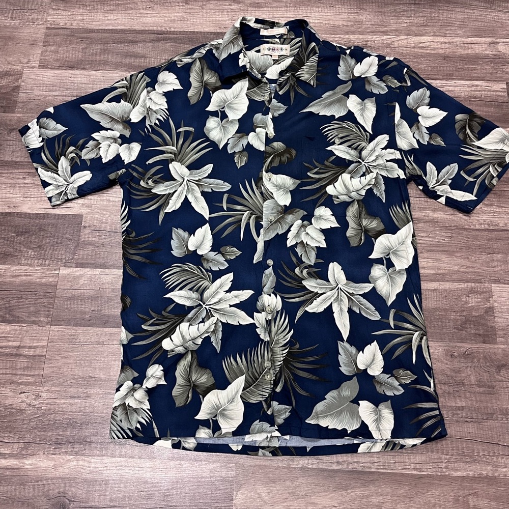 VTG Hawaiian shirt size medium